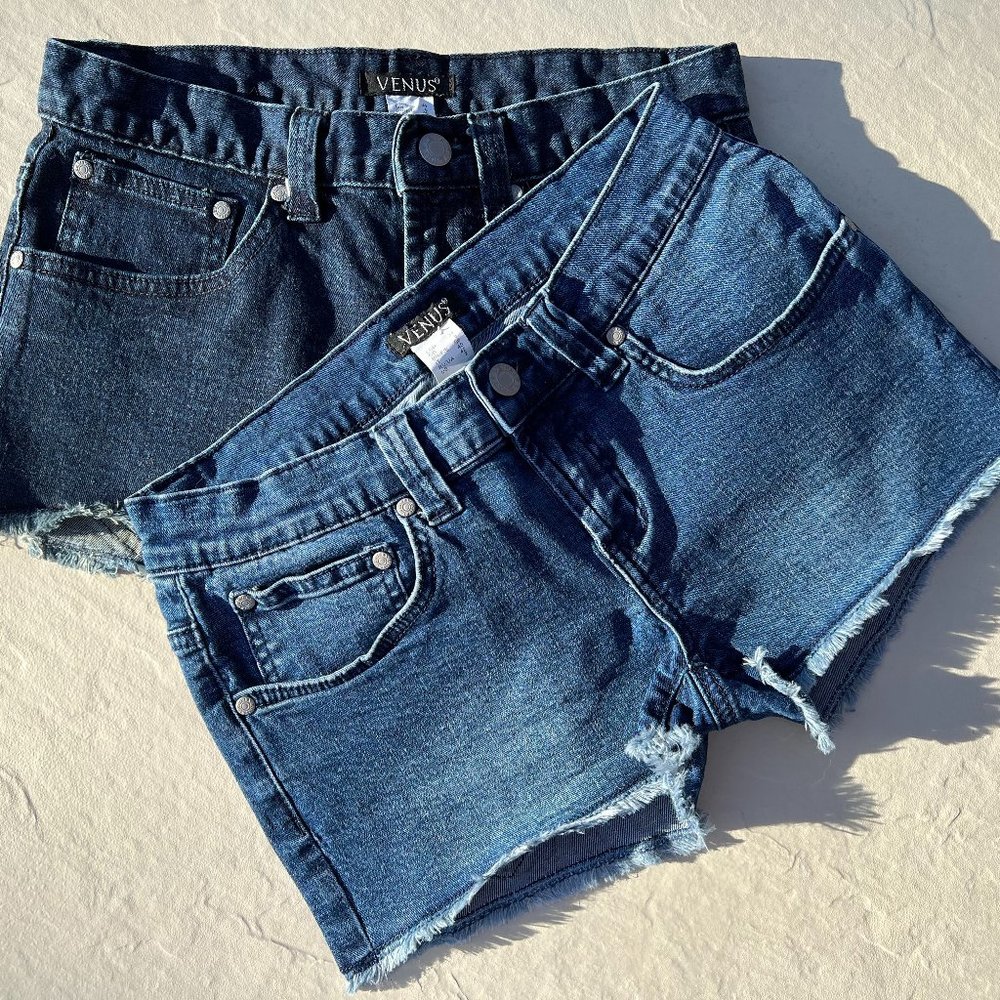 2 Pair Venus Medium & Dark Denim Short Shorts Size 2 Never Worn NWOT Washed Once